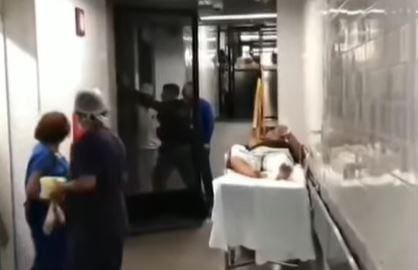 Homem entra em hospital de Fortaleza, atira e decepa funcionário
