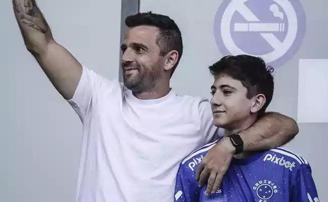 Em 2022, Montillo esteve presente no Mineirão para acompanhar o jogo em que o Cruzeiro recebeu a taça de campeão da Série B