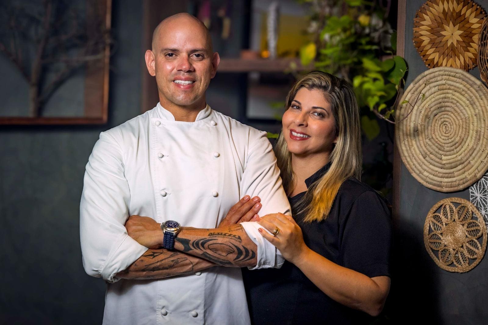 Os chefs Fabrício Lemos e Lisiane Arouca celebram os dez anos da rede Origem