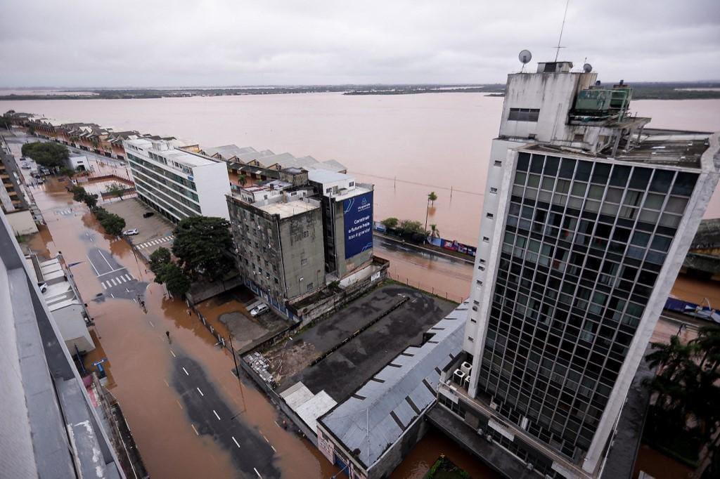 Enchente em área central de Porto Alegre
