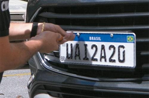 Novo modelo de placa de veículos está em vigor em Minas Gerais desde o início deste ano