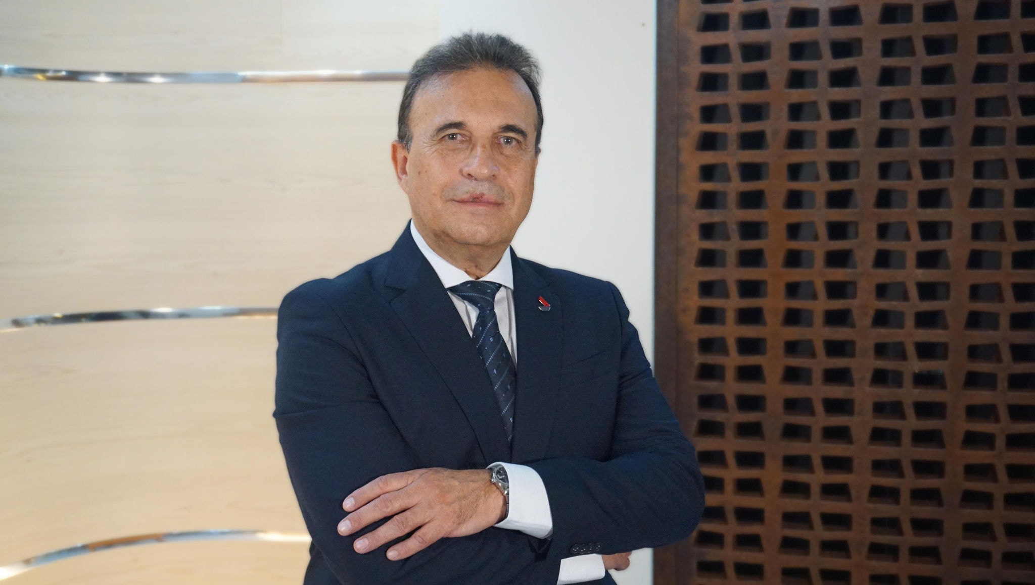 Gabriel Viégas Neto é administrador de empresas e tem uma experiência de quase 40 anos no setor financeiro.