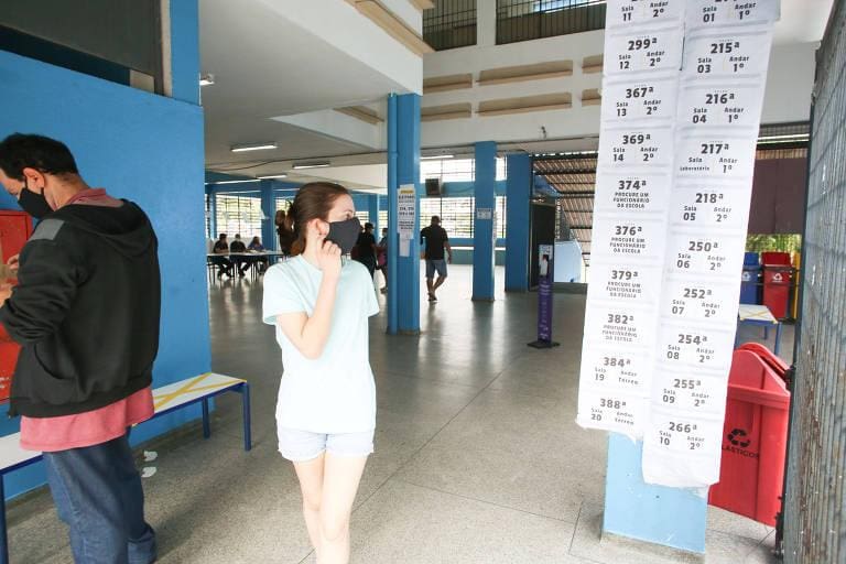 Votação na Escola Estadual Irmã Charlita, no Grajaú, Zona Sul da capital paulista.