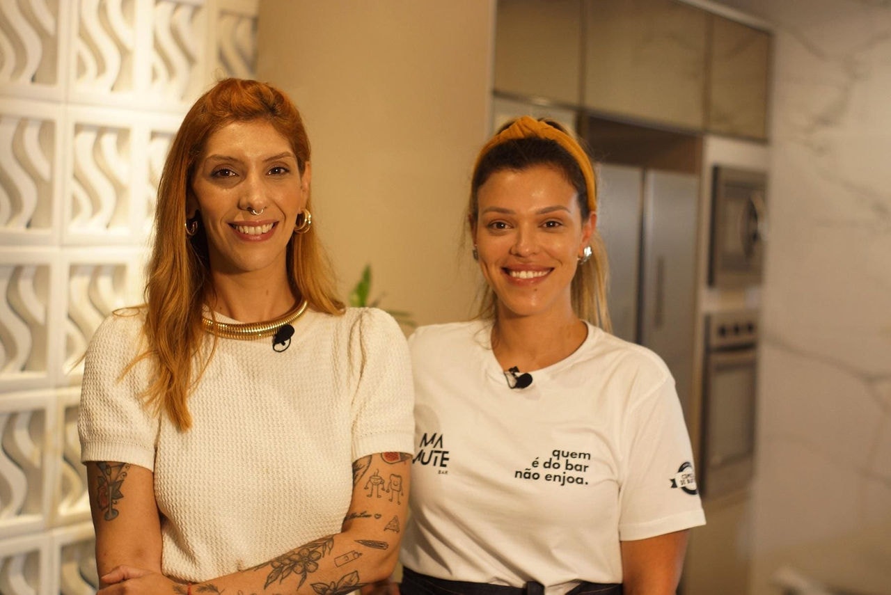 A jornalista e curadora gastronômica, Lorena Martins esteve na cozinha funcional do Espaço Santa Inspiração e recebeu  a chef Natália Ferrara, do Mamute Bar