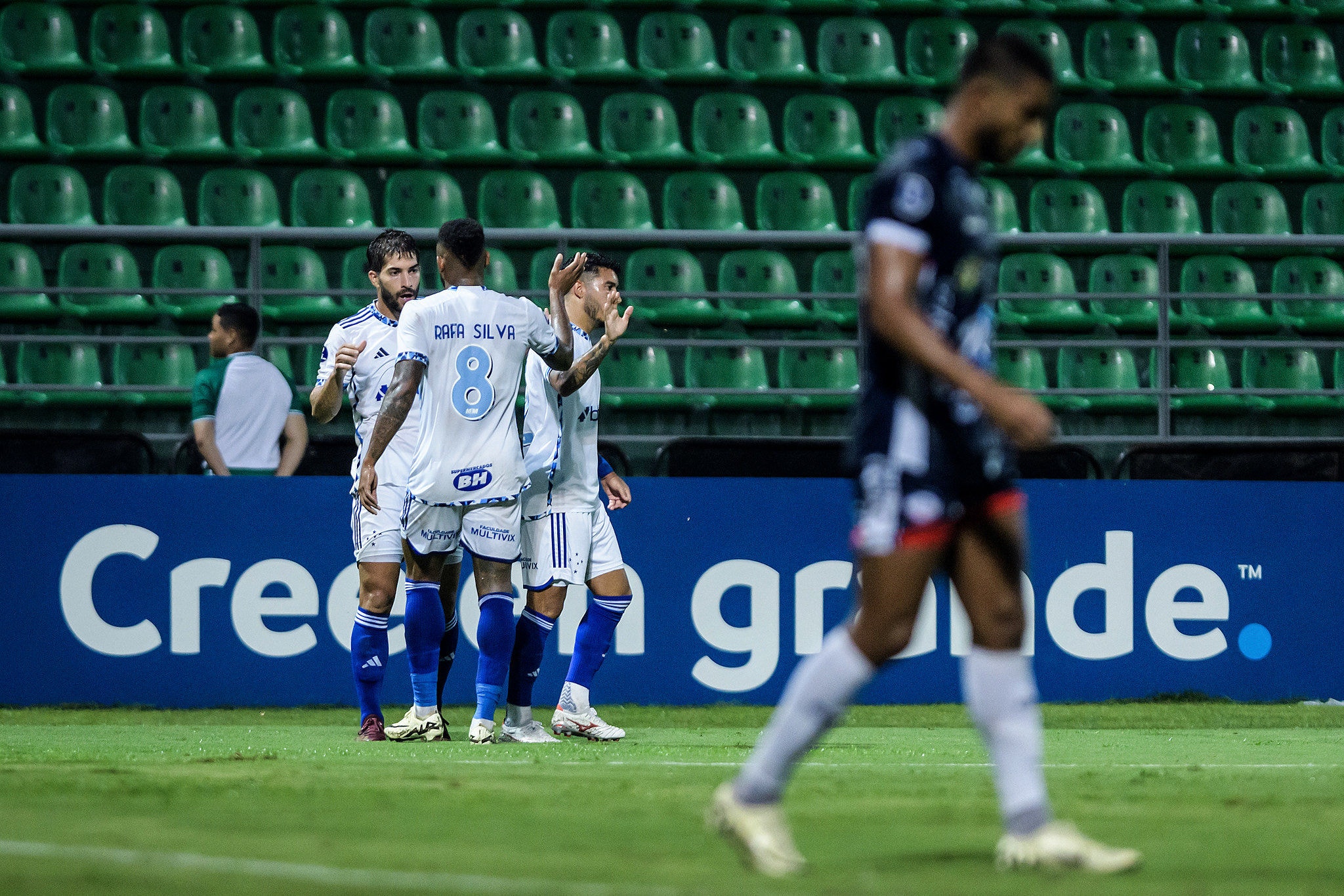Lucas Silva, Arthur Gomes e Rafael Elias marcaram os gols do time mineiro